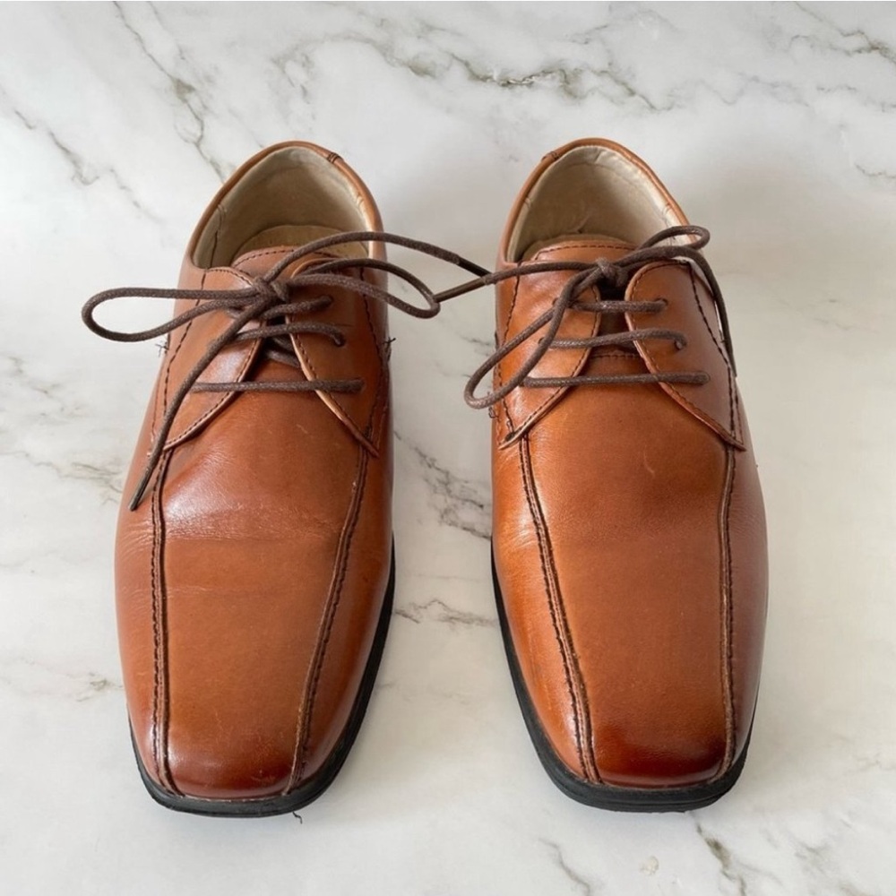 COPY - Florsheim Boy's brown leather lace up dress shoes size 4 (kids)